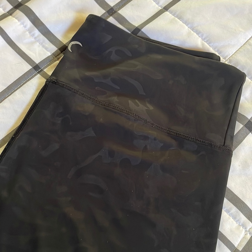 Black Midnight Camo Zyia Leggings